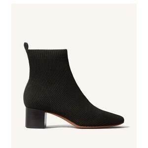 Everlane The Glove Boot in Black size 9 Women's Stretch Rib Knit Ankle Bootie